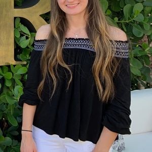 Forever 21 Black Long Sleeve Blouse Off-the-Shoulder Size M